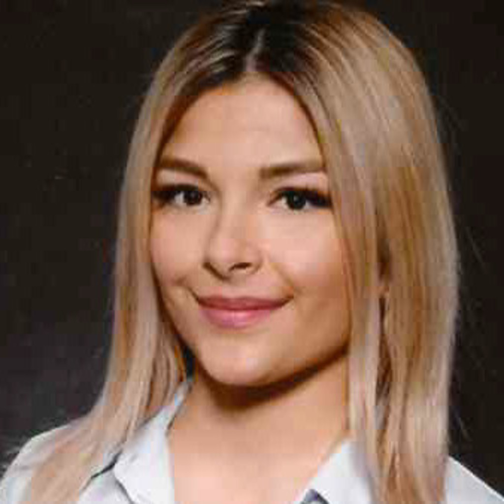Portrait von Elif Bast