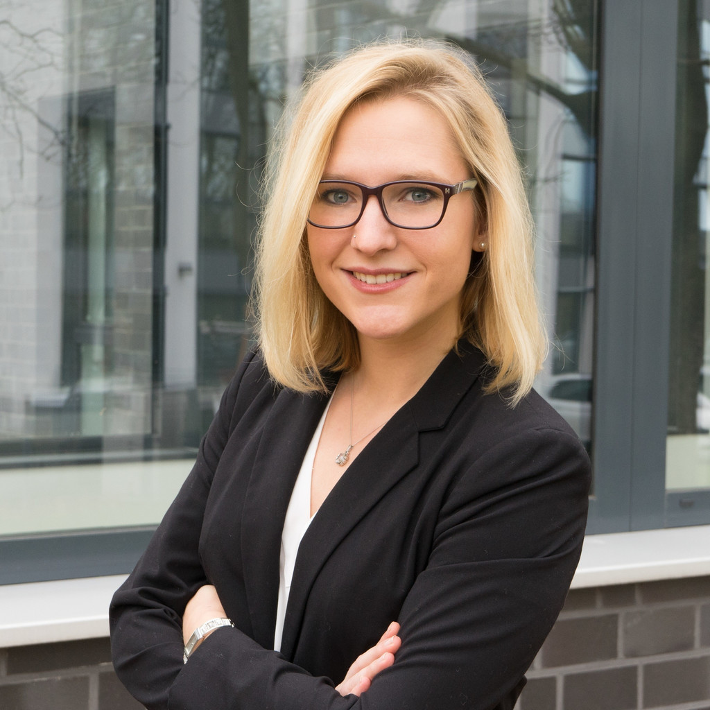 Portrait of Alessa Bewer